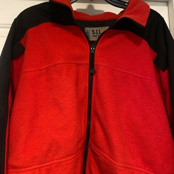 5.11 Tactical Mens Fleece Performance Jacket Size XL Red and Black Full Zip - Picture 3 of 10